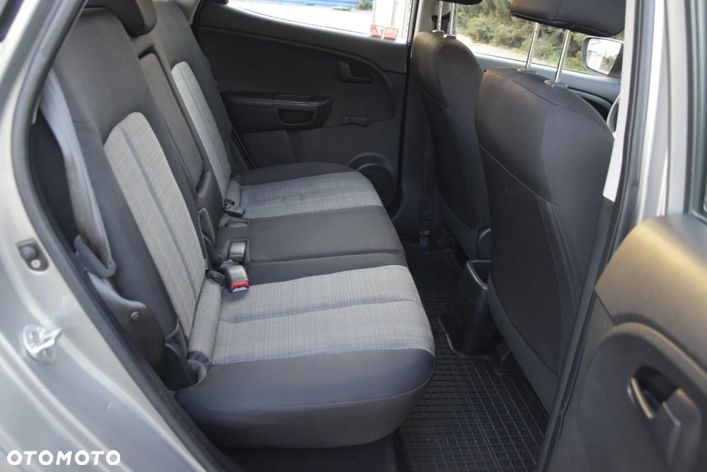Kia Venga - 21
