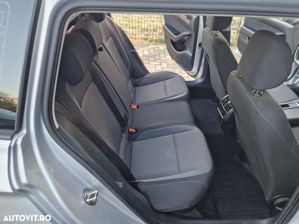 Volkswagen Passat - 14