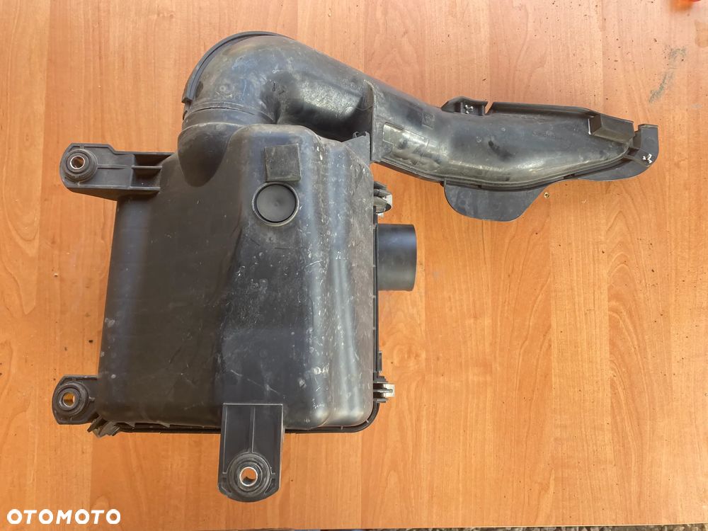 OBUDOWA FILTRA POWIETRZA MITSUBISHI L200 - 4