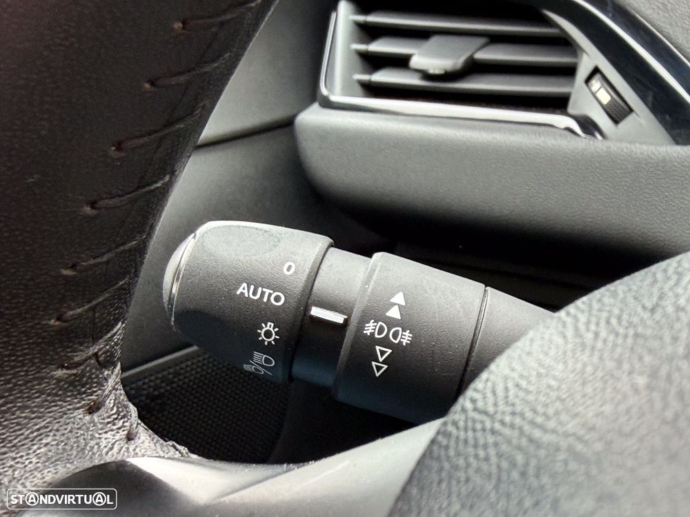 Peugeot 208 1.2 PureTech Active - 27