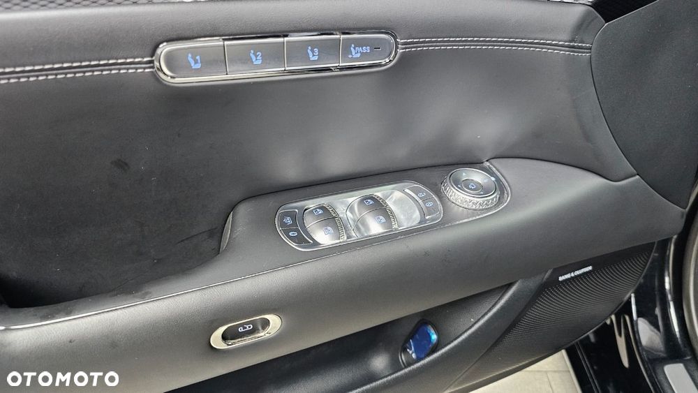 Genesis G90 - 27