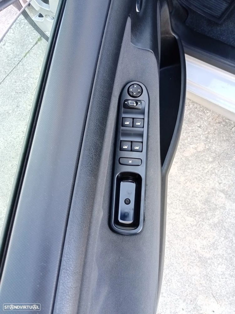 Peugeot 207 SW 1.6 HDi Sport - 11