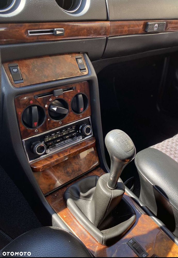 Mercedes-Benz W123 - 27