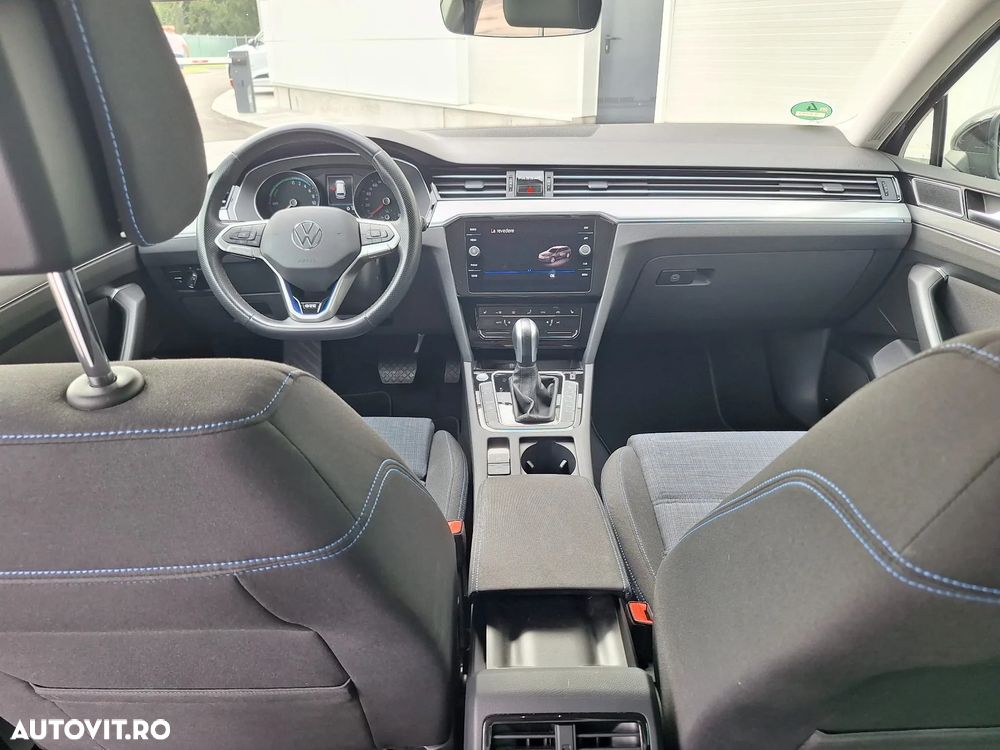 Volkswagen Passat - 19