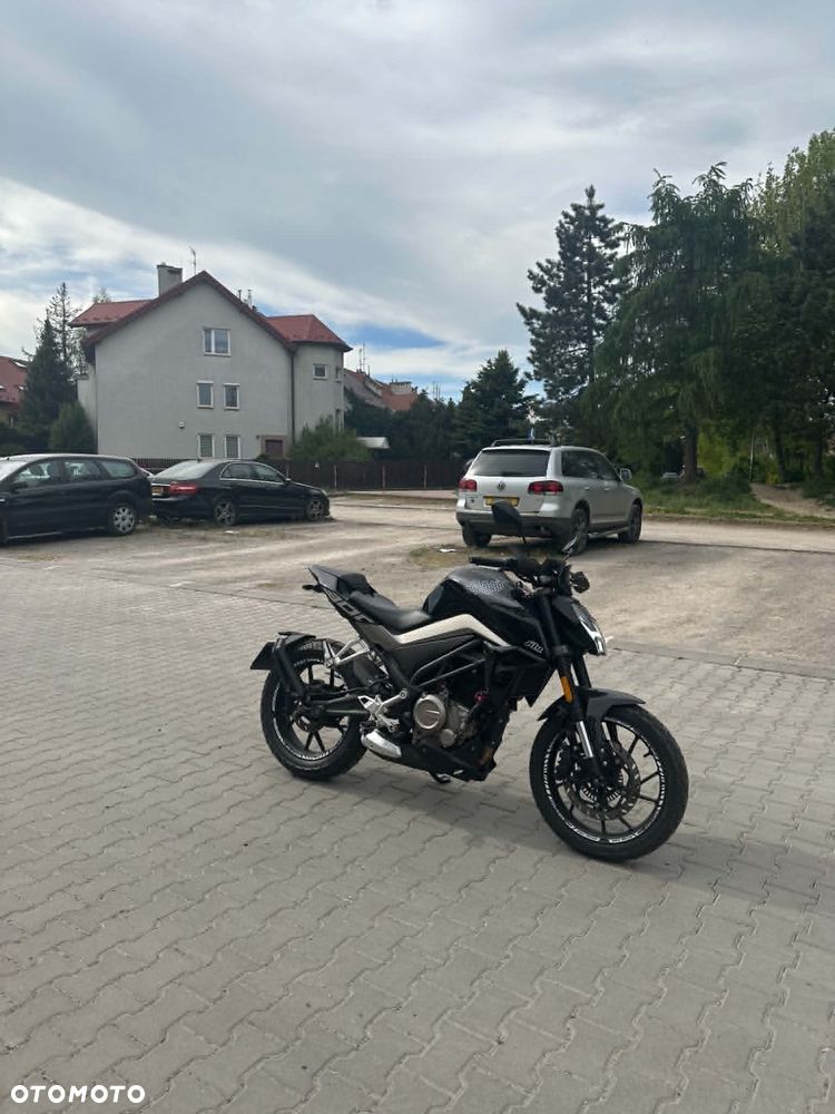 CFMoto 300NK - 1