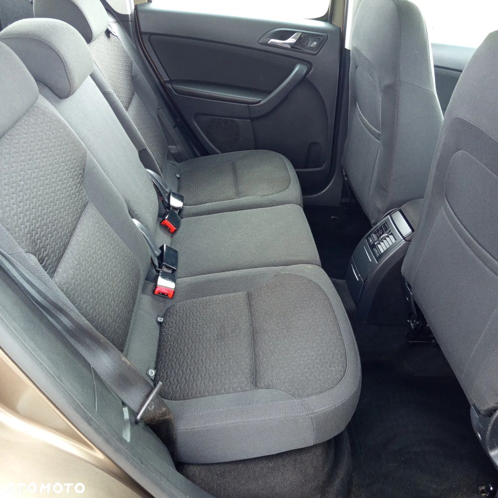 Skoda Yeti 1.4 TSI Experience PLUS EDITION - 25