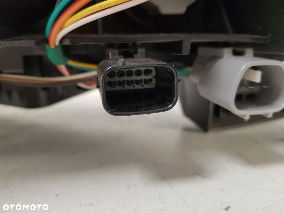 MITSUBISHI ECLIPSE CROSS 17- LAMPA PRAWA PRZEDNIA PRZÓD ZWYKŁA + LED REFLEKTOR - 10