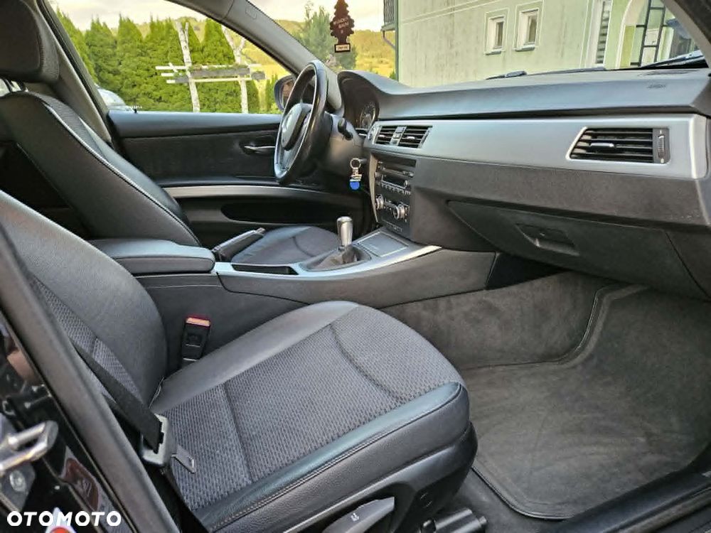 BMW Seria 3 316d - 10