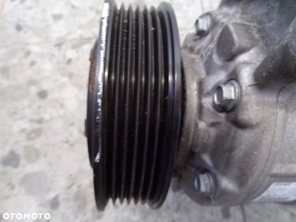 KOMPRESOR POMPA KLIMATYZACJI AUDI A6 C7 4G0260805D - 2