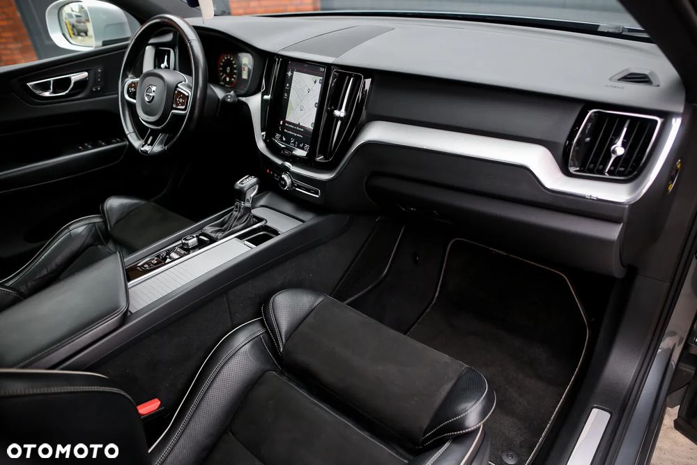 Volvo XC 60 D4 SCR AWD R-Design - 23
