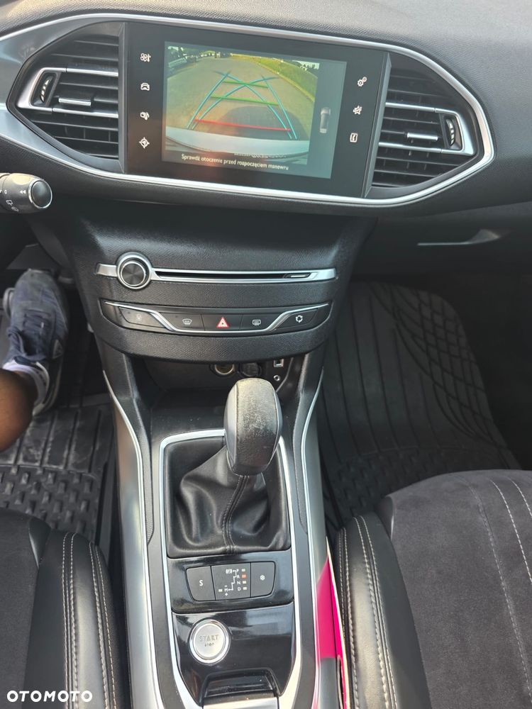 Peugeot 308 - 24