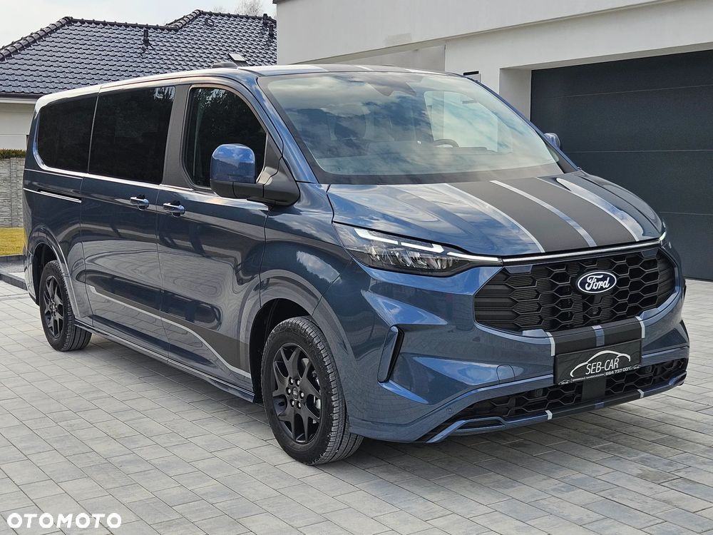 Ford Tourneo Custom - 36