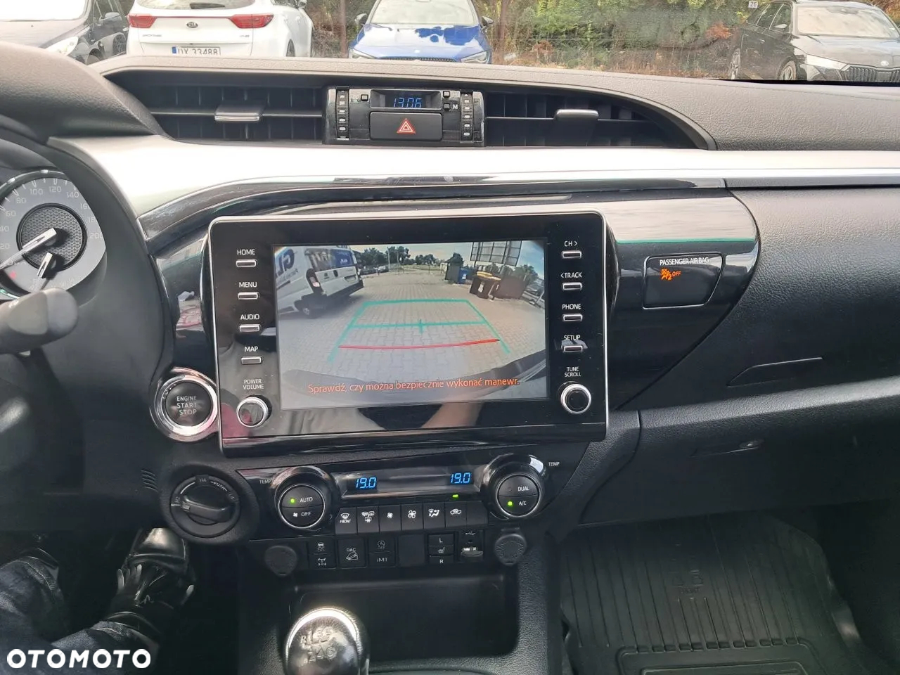 Toyota Hilux 2.8 D-4D Double Cab SR5 4x4 - 24
