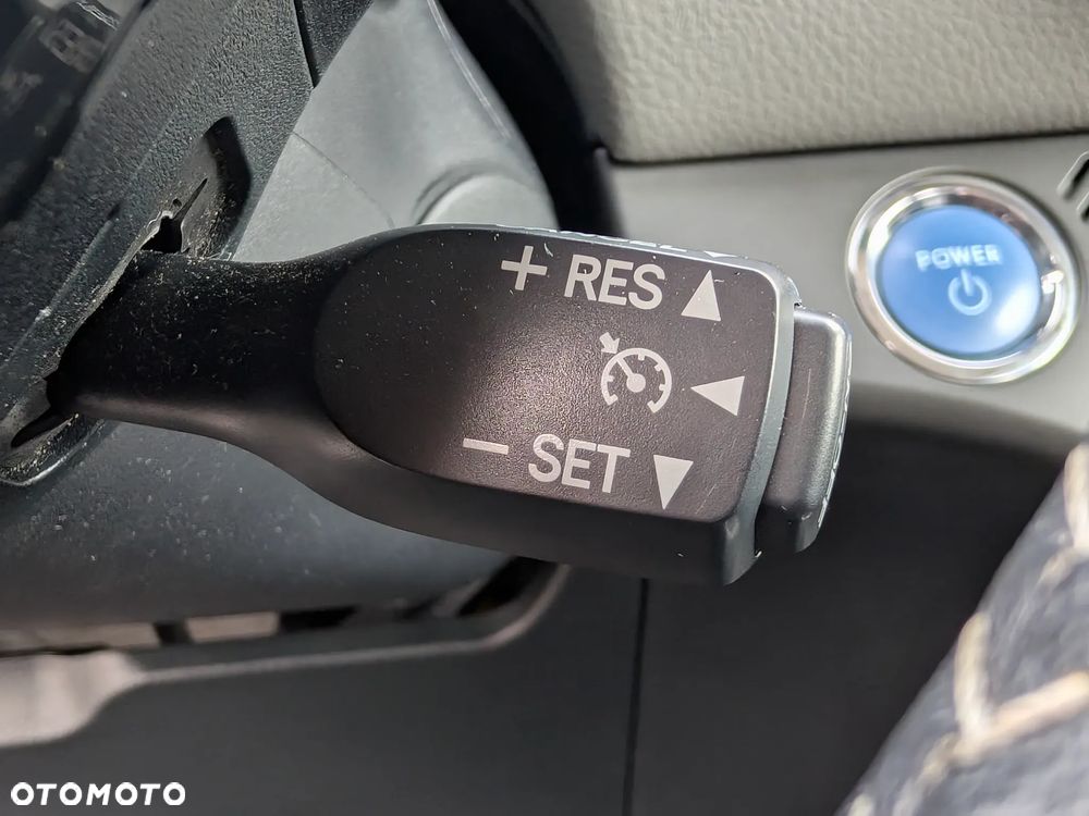 Toyota Yaris Hybrid 100 Premium - 30