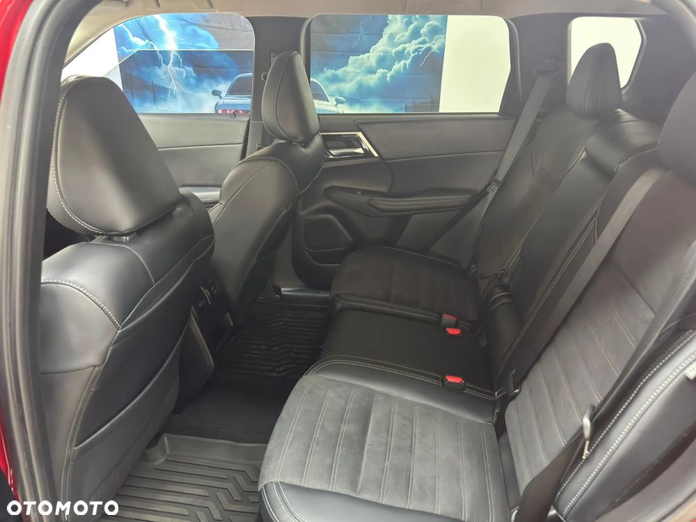 Mitsubishi Outlander - 9