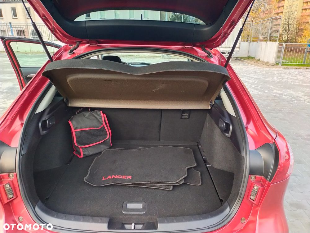 Mitsubishi Lancer 1.8 Intense - 13