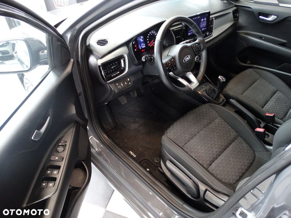 Kia Rio - 12