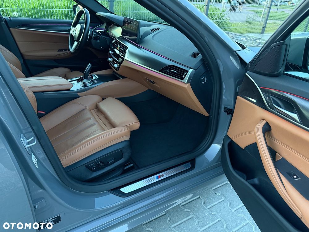 BMW Seria 5 530d xDrive M Sport Edition - 32