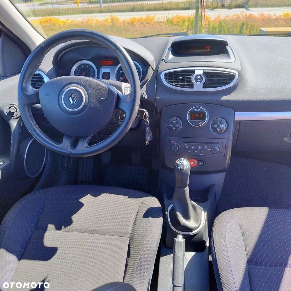 Renault Clio - 15