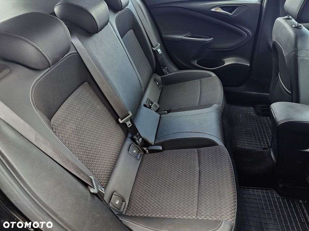 Opel Astra 1.6 T Elite S&S - 11