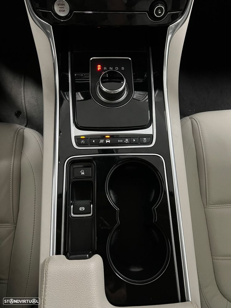 Jaguar XE 2.0 D Portfolio Aut. - 22
