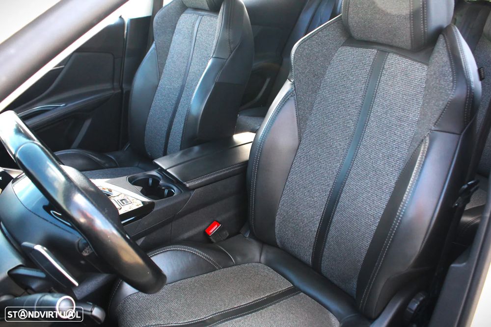 Peugeot 3008 1.6 BlueHDi Allure EAT6 J18 - 29