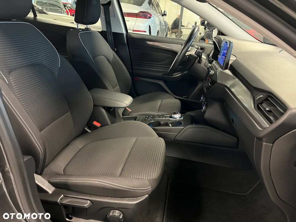 Ford Focus 1.0 EcoBoost Titanium Business - 40