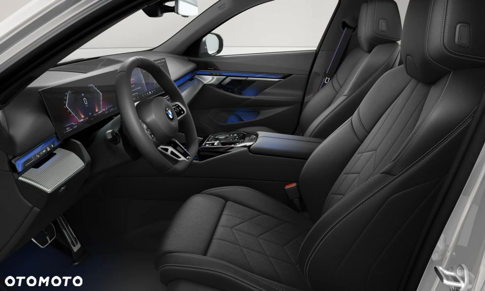 BMW Seria 5 520i mHEV - 11