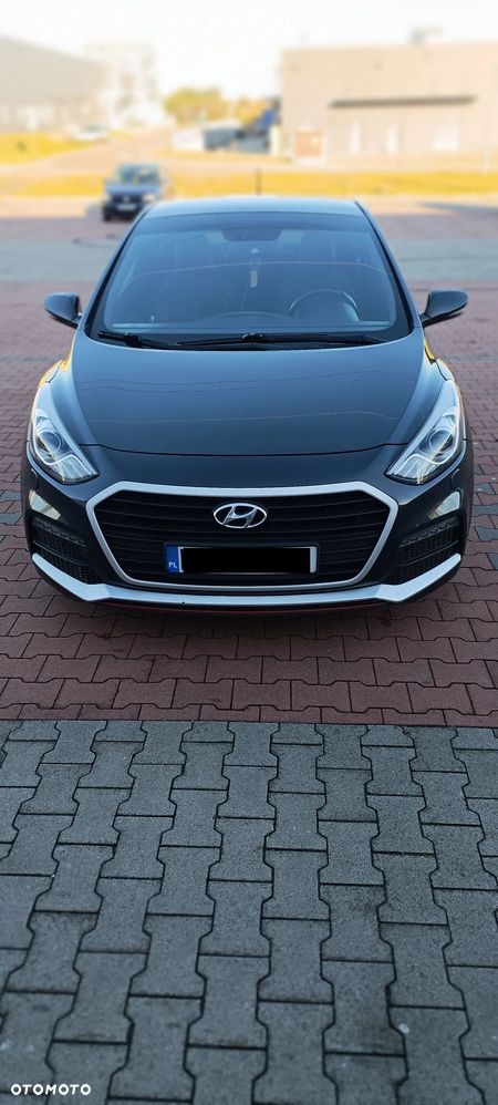 Hyundai i30 1.6 GDI Turbo Luxury - 1
