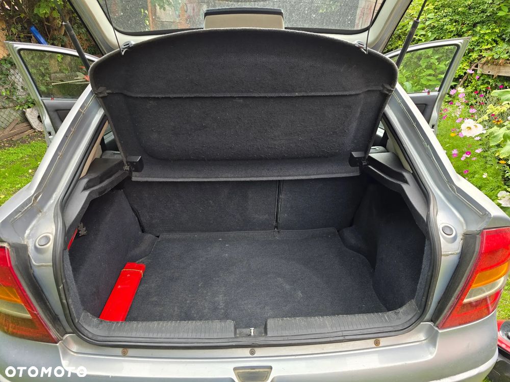 Opel Astra 1.7 DTI - 13