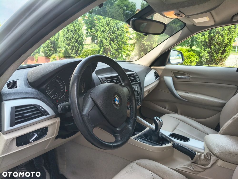 BMW Seria 1 - 21