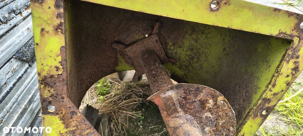 CLAAS Mercator 75  podajnik ślimakowy wysypu rury - 3