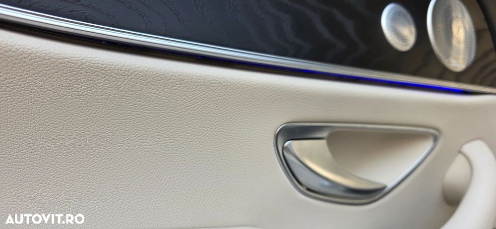 Mercedes-Benz E 300 4MATIC Aut. - 15