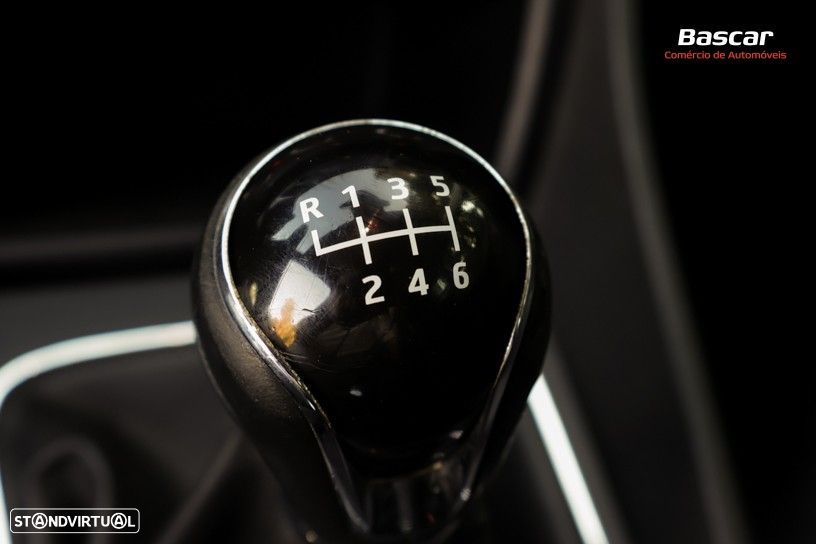 SEAT Leon ST 1.6 TDI S&S Style - 32