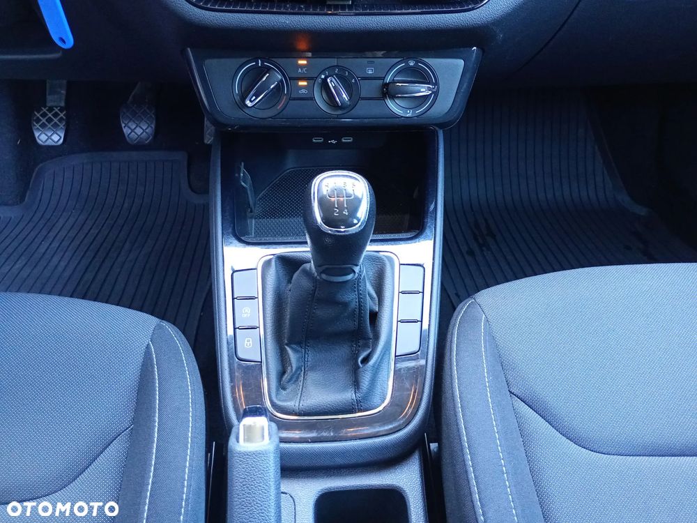 Skoda Fabia 1.0 Ambition - 10