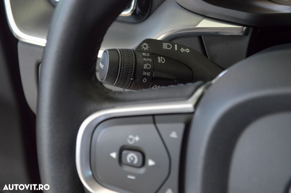 Volvo XC 60 D4 AWD Geartronic Momentum - 16