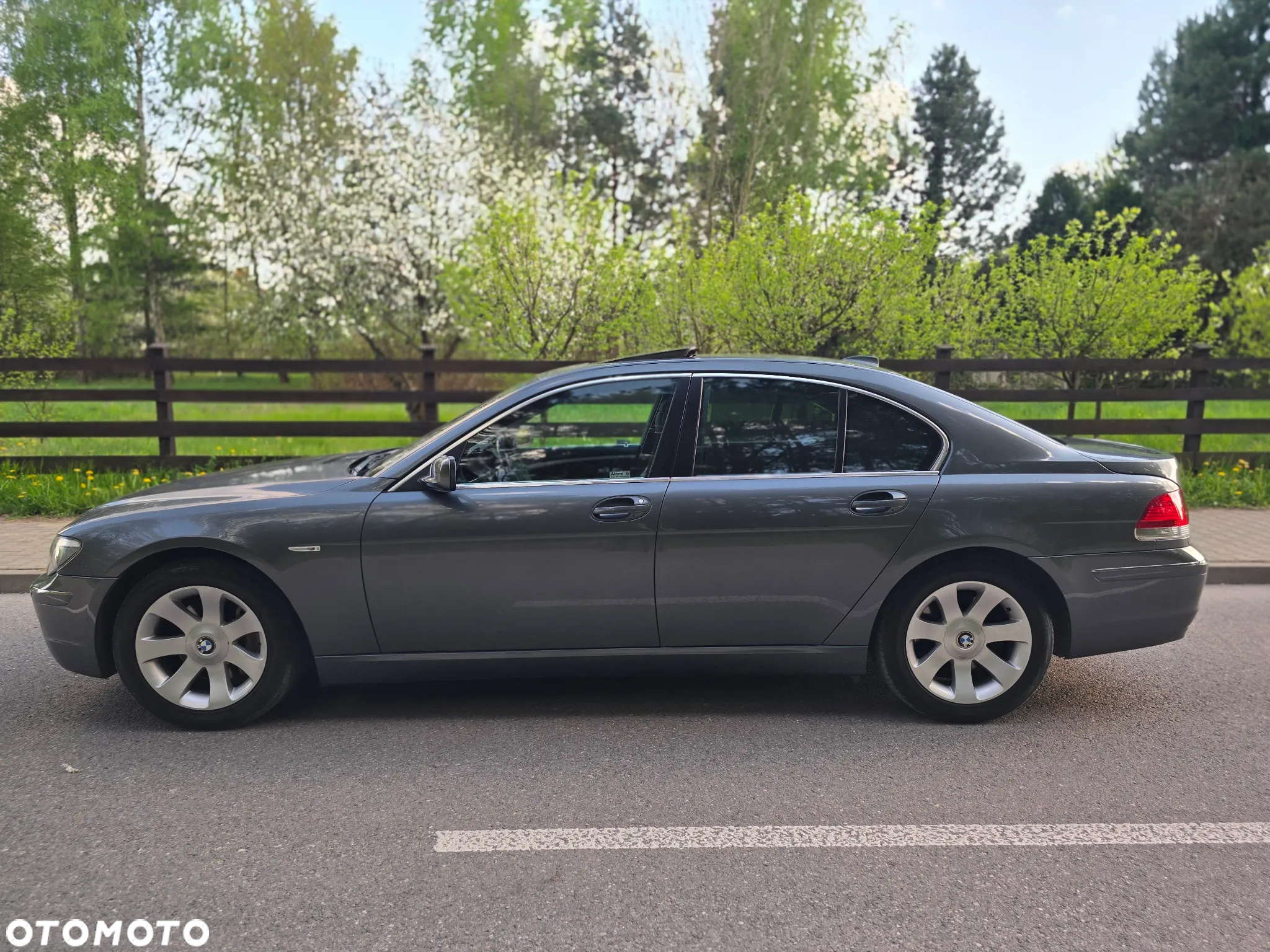 BMW Seria 7 750i - 17