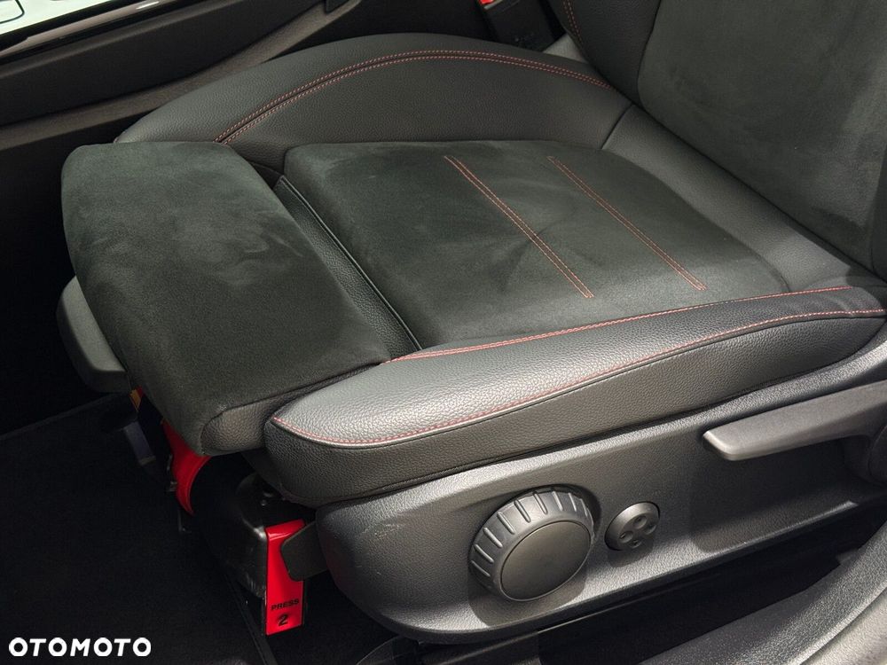 Mercedes-Benz CLA - 11