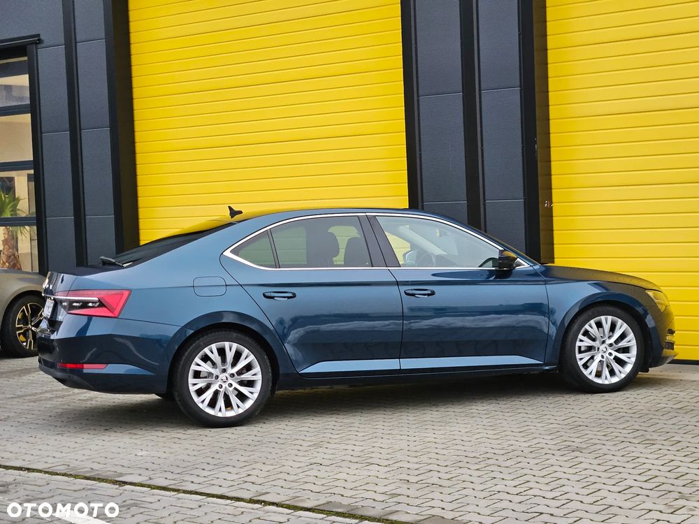 Skoda Superb 2.0 TDI 4x4 Style DSG - 10