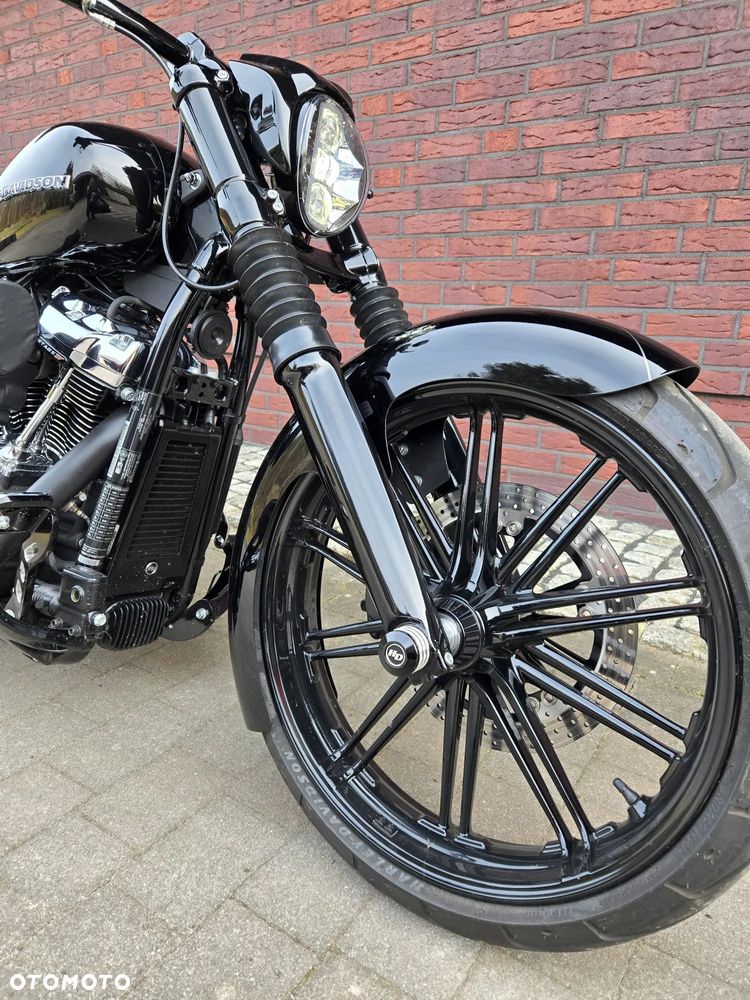 Harley-Davidson Softail Breakout - 7