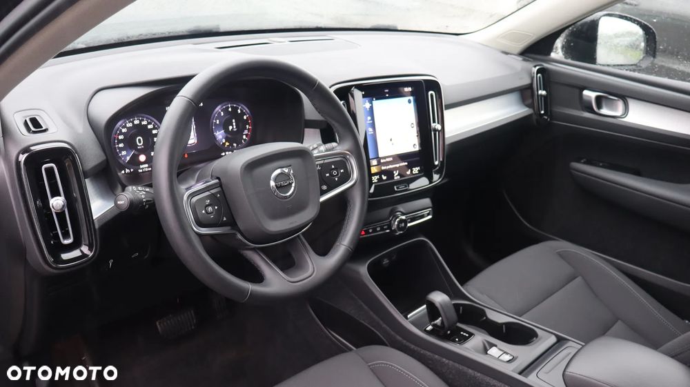 Volvo XC 40 T3 Momentum Pro - 13