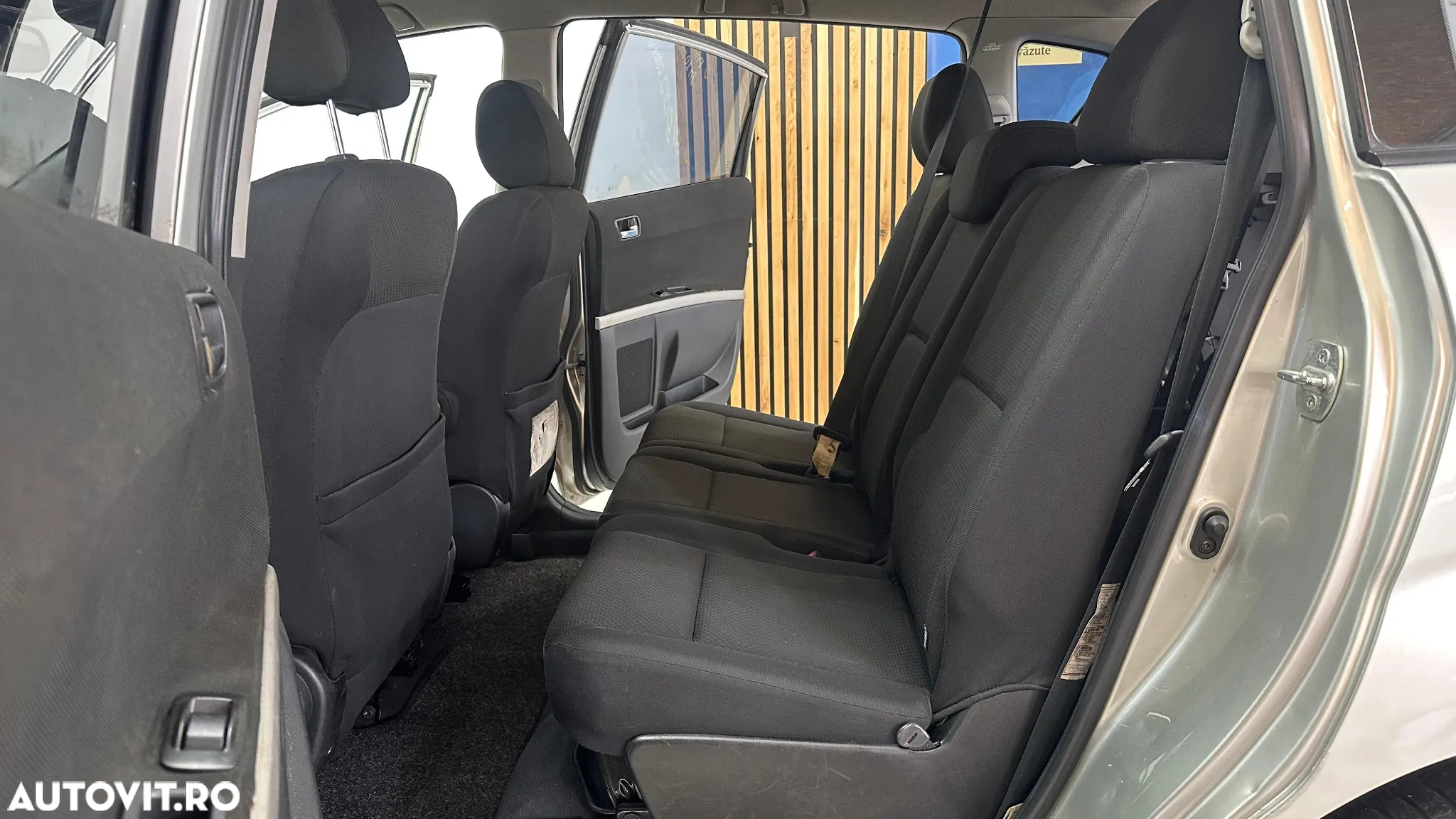 Toyota Corolla Verso 1.8 Sol - 14