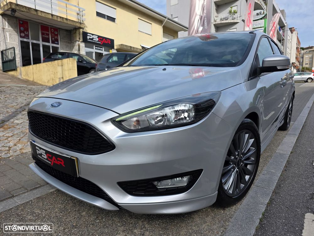 Ford Focus 1.0 EcoBoost MHEV ST-Line - 2