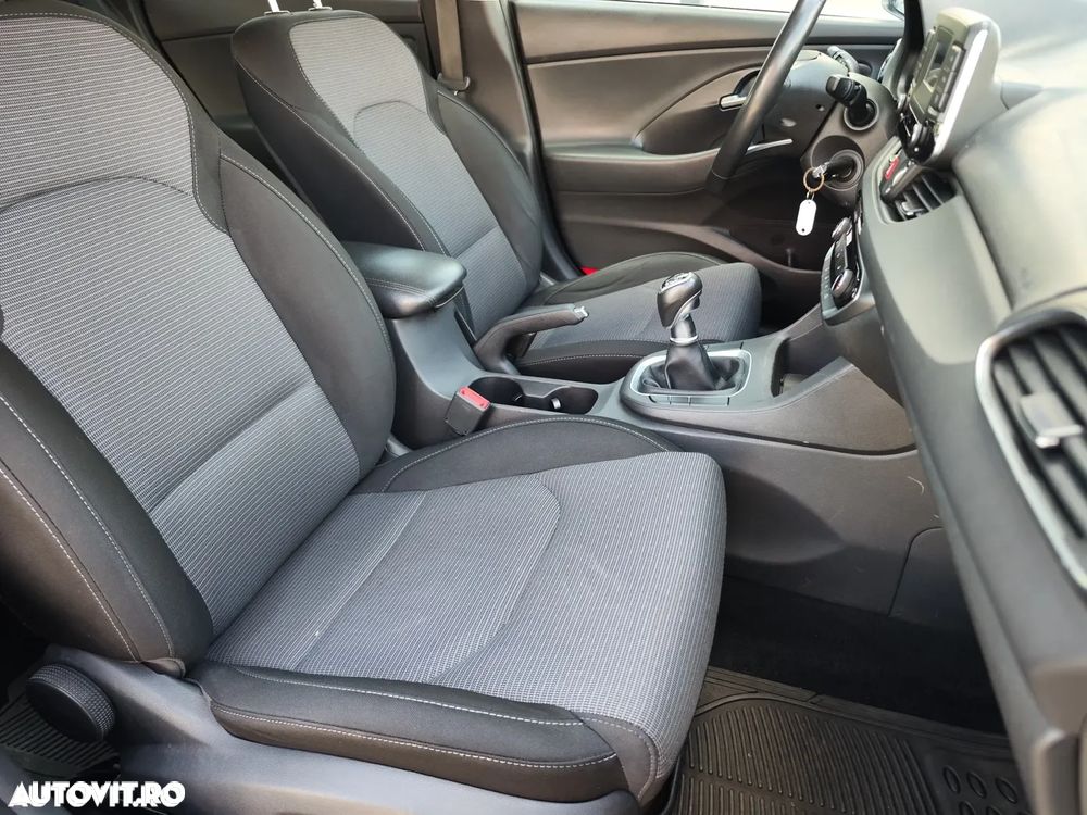 Hyundai i30 1.5 110CP 5DR M/T Comfort - 13