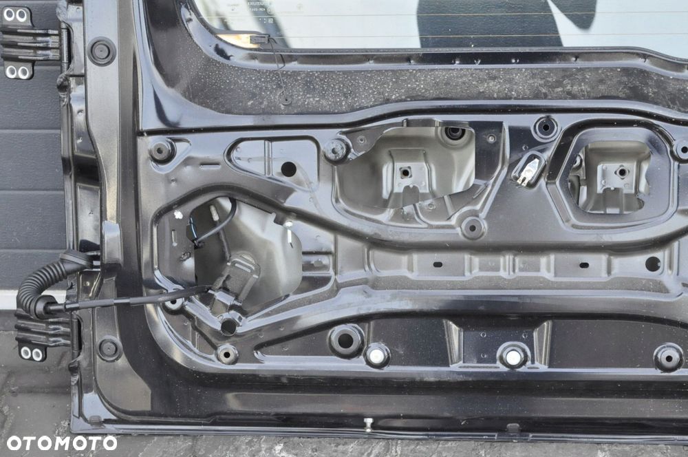 SUZUKI JIMNY IV KLAPA BAGAŻNIKA TYŁ SZYBA ZAWIASY 23R - 15