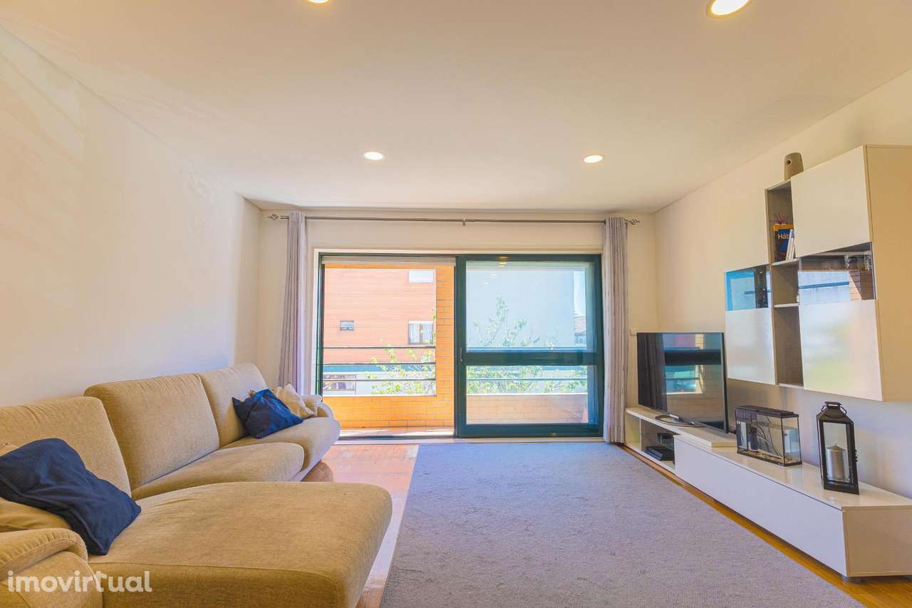 Apartamento T3 com 172 m2 na Senhora da Hora - Grande imagem: 2/27