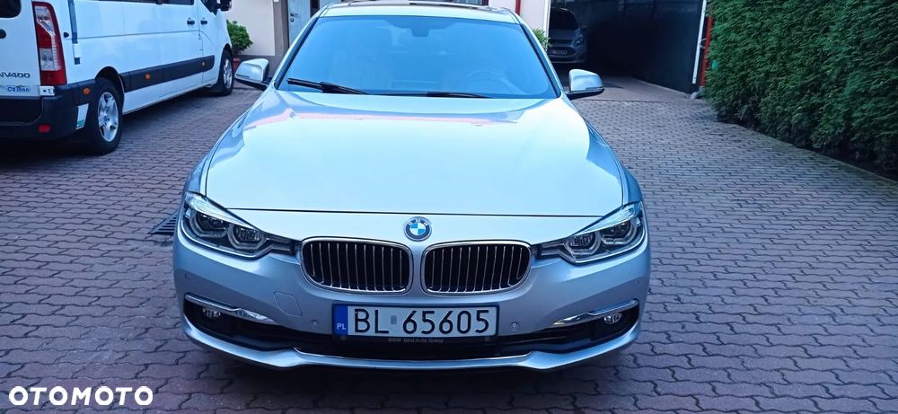 BMW Seria 3 330i - 11