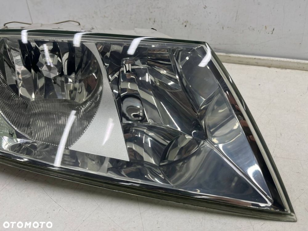 Lampa reflektor Skoda Octavia 2 II 04-08r. prawa przednia Europa zwykła H7 H1 oryginal - 6
