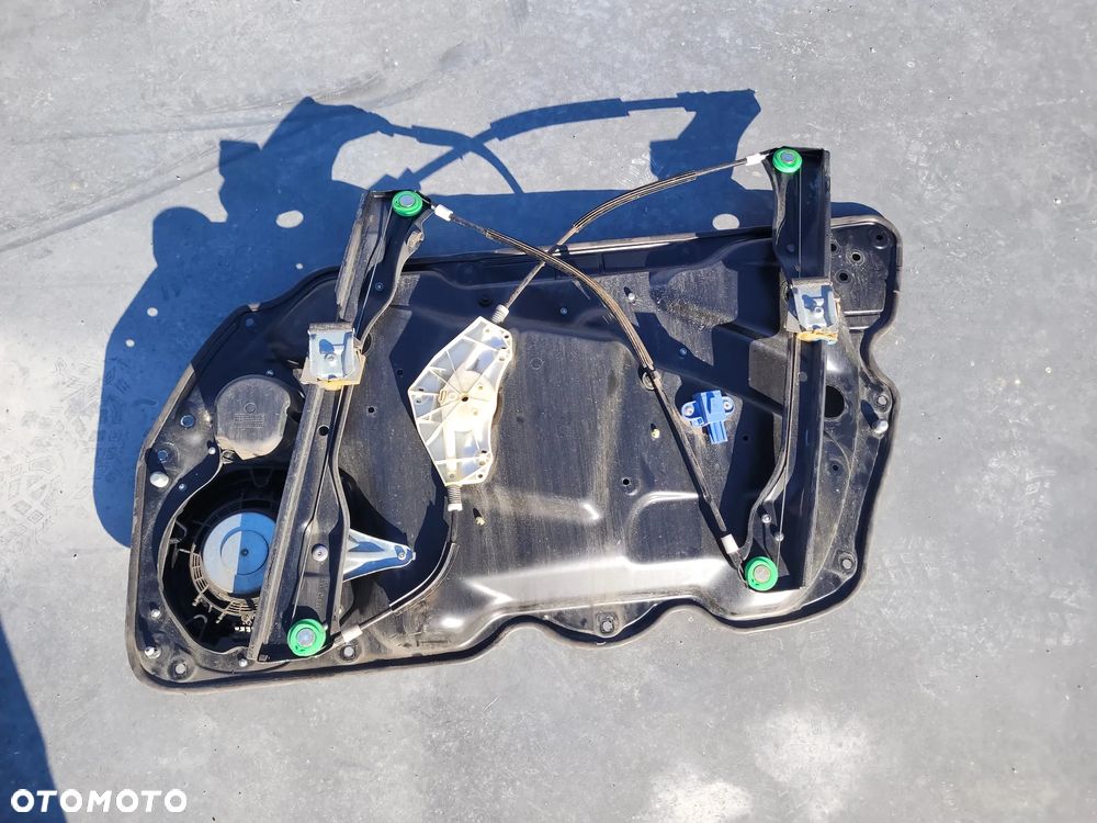 VW PASSAT B6 b7 PODNOŚNIK PROWADNICE SZYBY LEWY PRZÓD - 2