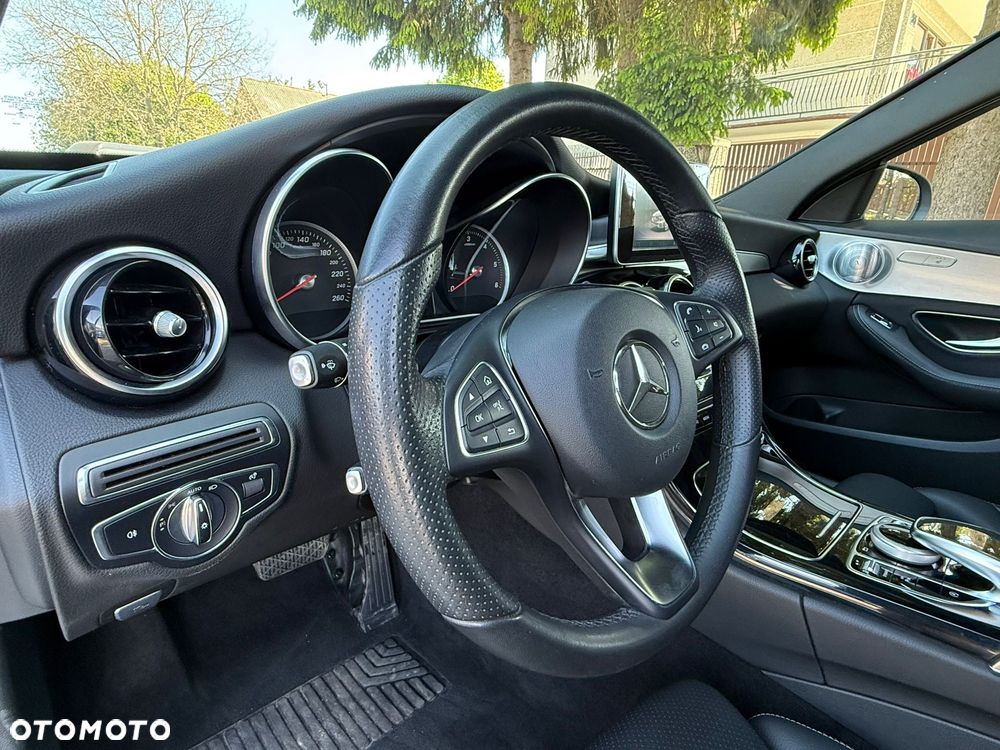 Mercedes-Benz Klasa C 220 d 4-Matic 9G-TRONIC - 16